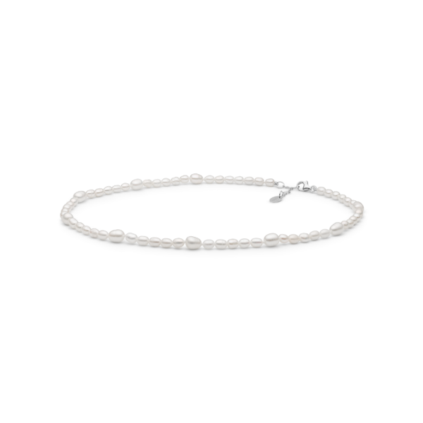 Pärlhalsband med äkta vita sötvattenspärlor. 37 cm