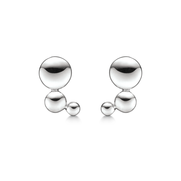 Örhängen i silver med rodiumpläterade knappar i olika storlekar.