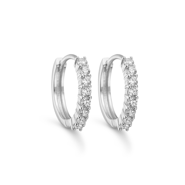 Ringar i silver, med vita juvelstenar 2,5 x 16 mm.