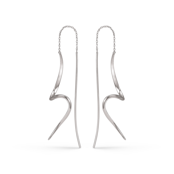 Vridna hängörhängen i silver 4,50 x 3 x 4,50 cm.