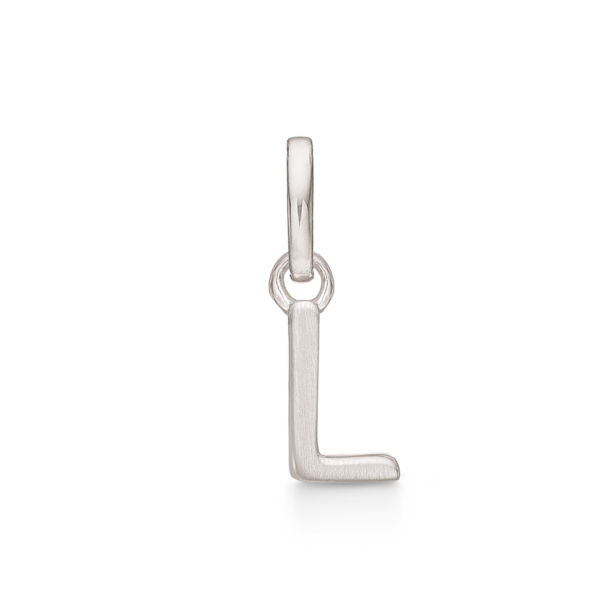 Bokstavshänge Silver L. Mått: 7 x 5 x 3,3 mm.