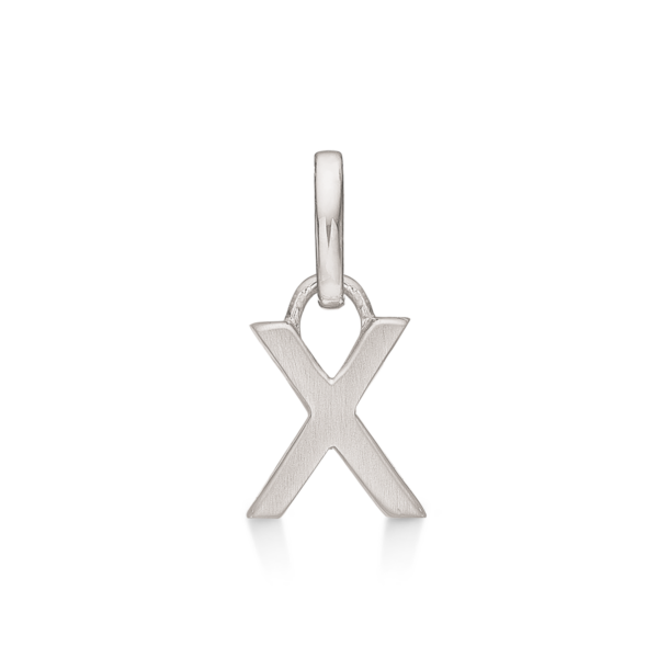 Bokstavshänge Silver X. Mått: 7 x 5 x 3,3 mm.