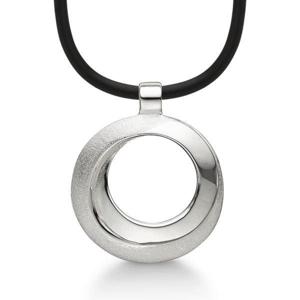 Silverhalsband 2 runda linjer matt och glänsande. Kedjan är gjord av gummi i längden 42+3 cm.
