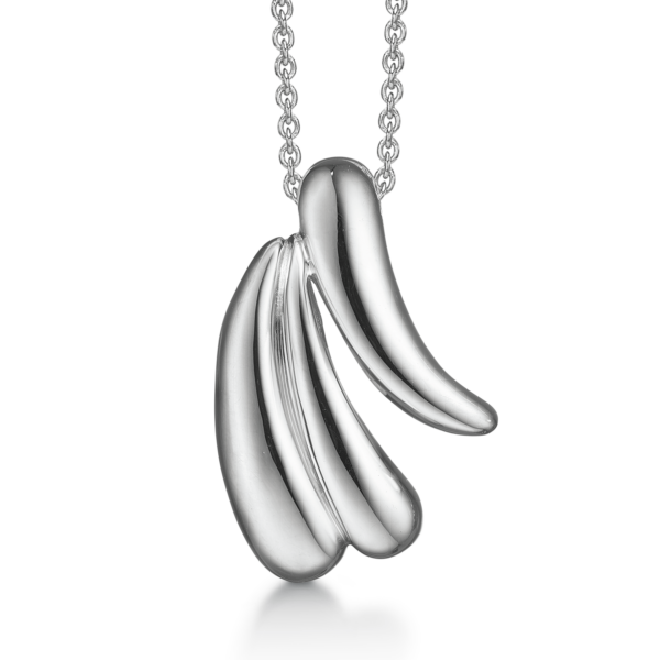 Silverhalsband rhodiumpläterade rosetter. Kedjan är 42-45 cm lång.