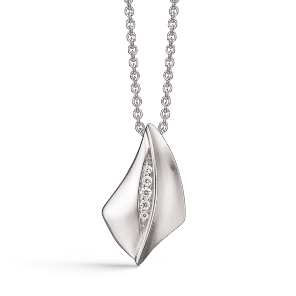 Silverhalsband rhodiumpläterat spetsigt ovalt droppmatt och glänsande med facetterad zirkon i mitten
