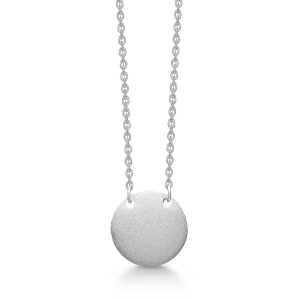 Silverhalsband rodiumpläterat matt runt. Kedjan är rodiumpläterad silver i längd 42-45 cm.