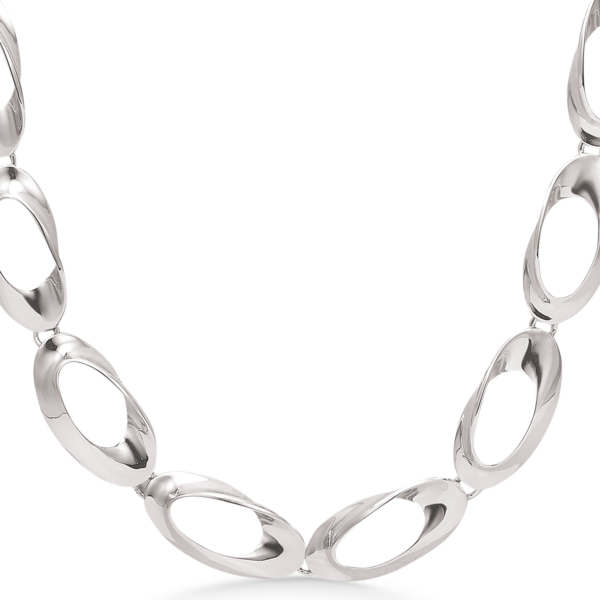 Silverhalsband rhodinerad tvinnad oval länk med hål i mitten.