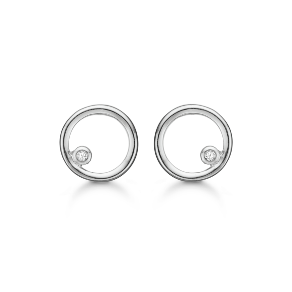 Silverörhängen rodiumpläterade öppen cirkel med diamant. Diamant totalt 0,005 ct. w/pk1.
