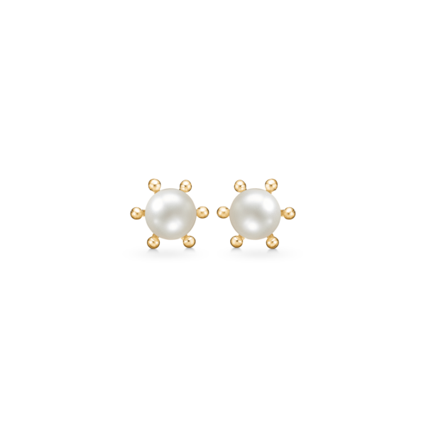 Pärlörhängen i guld 6 mm.