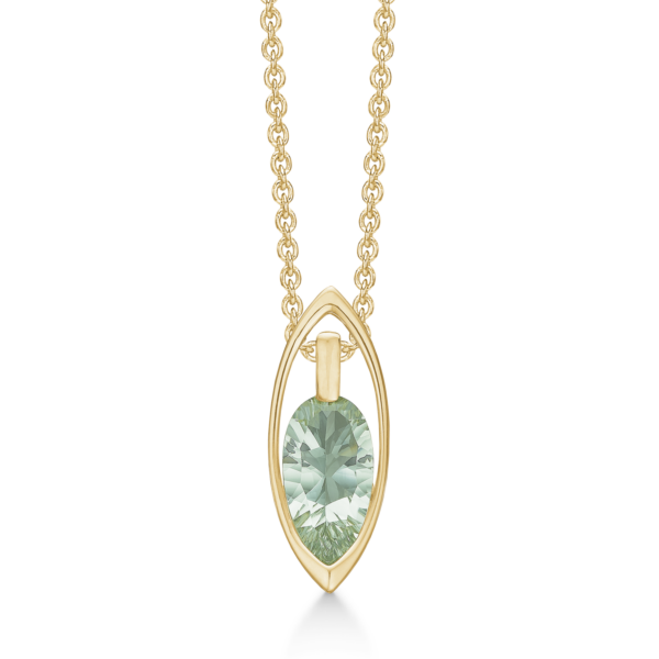 8 kt. guld halsband. oval med grön ametist. Kedjan är silverförgylld i längd 42-45 cm.