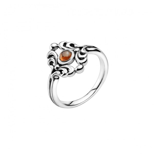 Lund Copenhagen Silverring med röd granat oxiderad 925 sterling silver