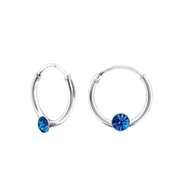 Bågar i silver med blåfärgad kristall 12 mm