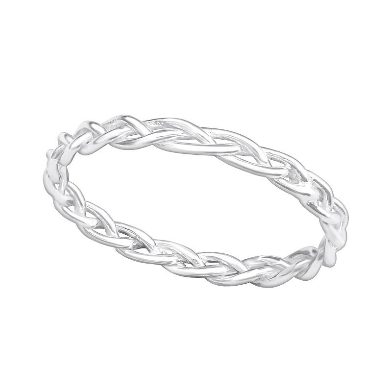Twisted-soelv-ring